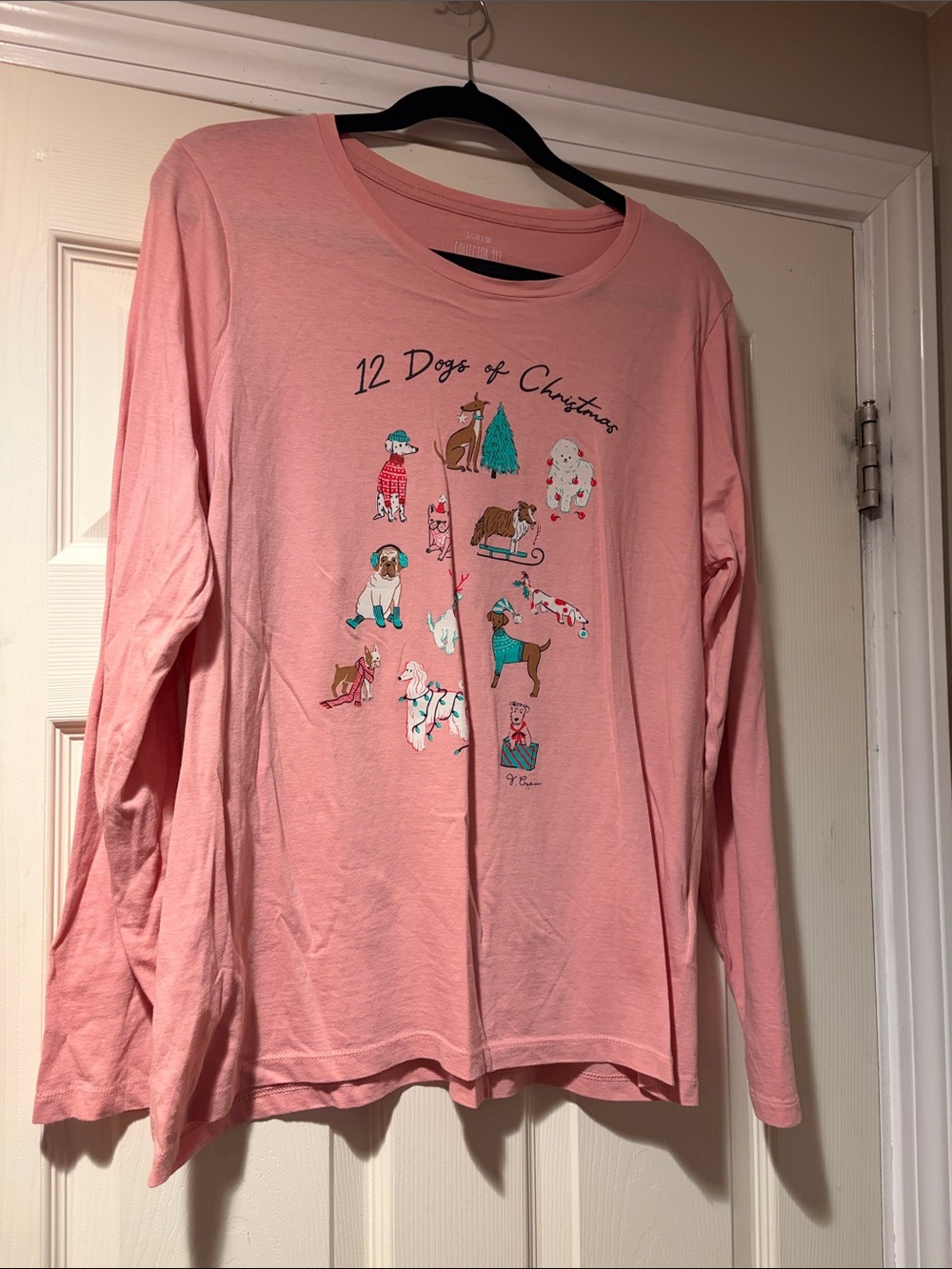 12 Dogs of Christmas long Skeeve Collector Tee in Pink L